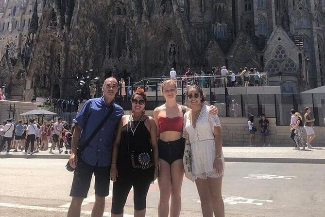 barcelona-gothic-quarter-walking-tour-with-a-guide