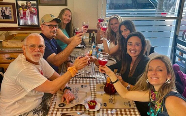 barcelona-gothic-quarters-deepest-secrets-tour-and-sangria