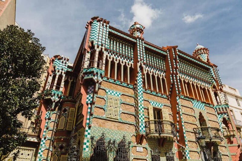 Barcelona: Gracia Food & Gaudí Walking Tour - Key Points