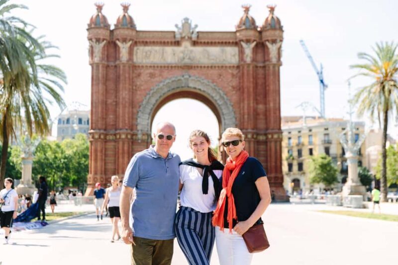 Barcelona: Guided Highlights Bike or eBike Tour (3.5 Hours) - Key Points