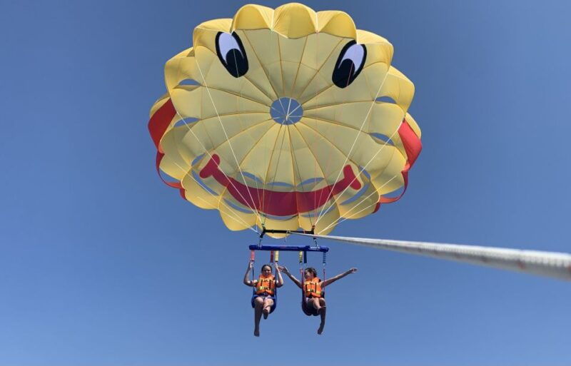 barcelona-guided-parasailing-experience