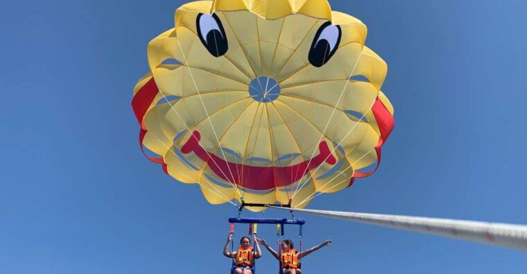 barcelona-guided-parasailing-experience