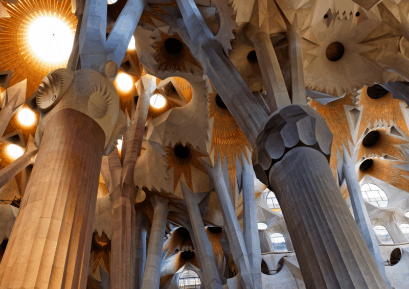 barcelona-guided-sagrada-familia-tour-sailing-experience