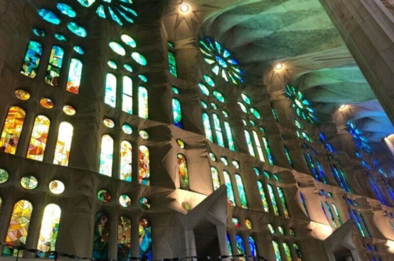 barcelona-guided-sagrada-familia-tour-skip-the-line-entry