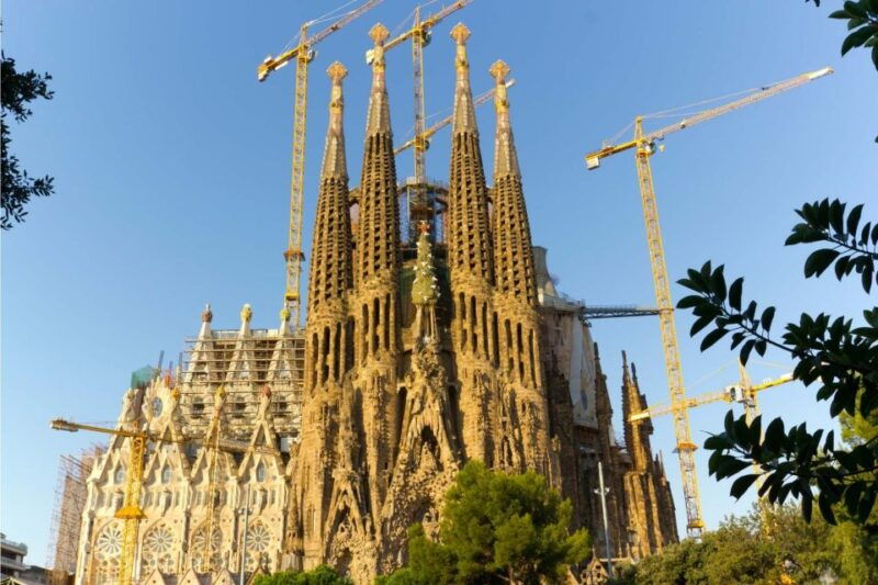 barcelona-guided-sagrada-familia-tour-skip-the-line-entry