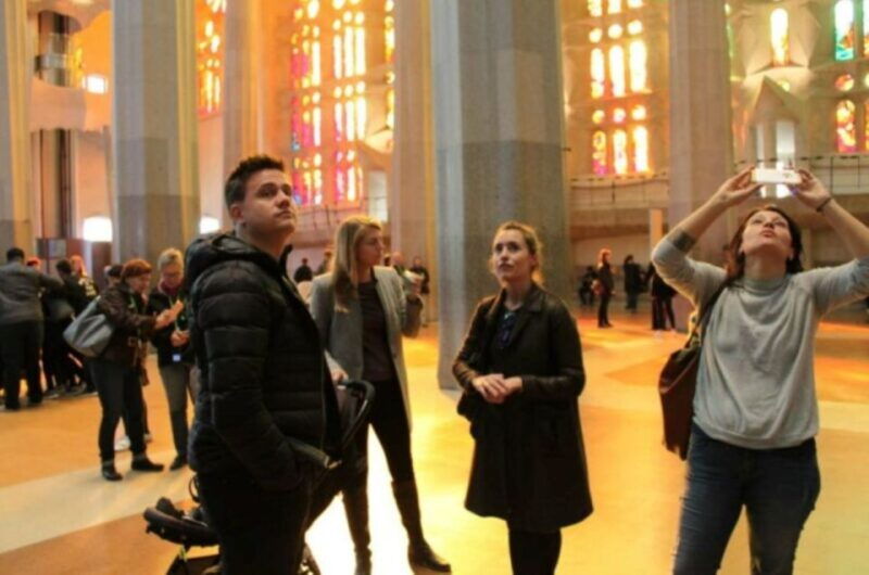 barcelona-guided-sagrada-familia-tour-skip-the-line-entry