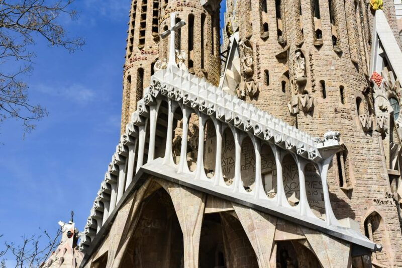 barcelona-guided-tour-e-bike-barcelona-historical-and-modernist-barcelona