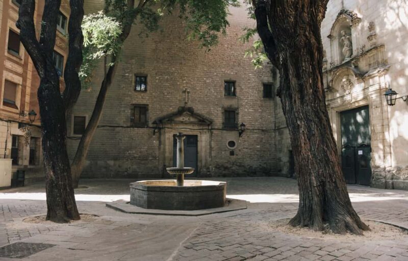Barcelona: Guided visit of the Gothic Quarter with augmented reality - FAQs