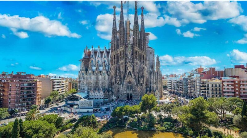Barcelona: Guided visit of the Sagrada Familia - Key Points