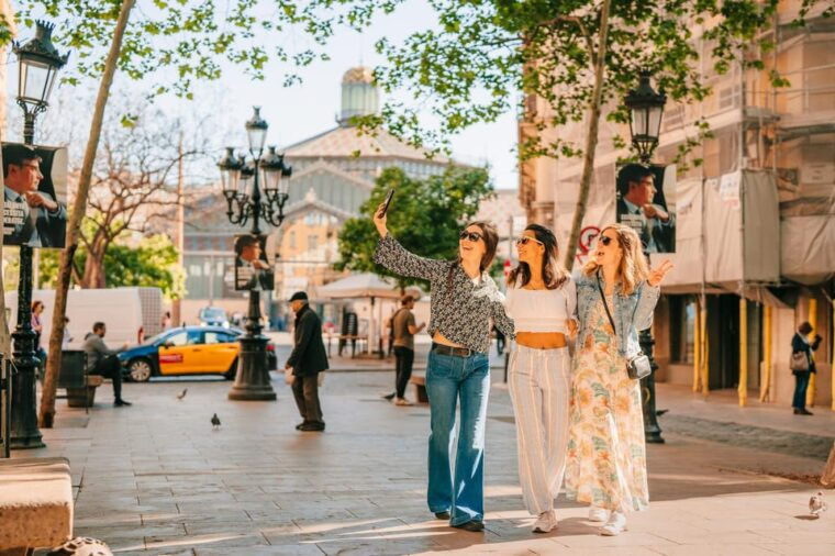 barcelona-guided-walking-city-tour-cable-car-boat-ride