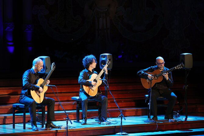 barcelona-guitar-trio-dance-at-the-palau-de-la-musica