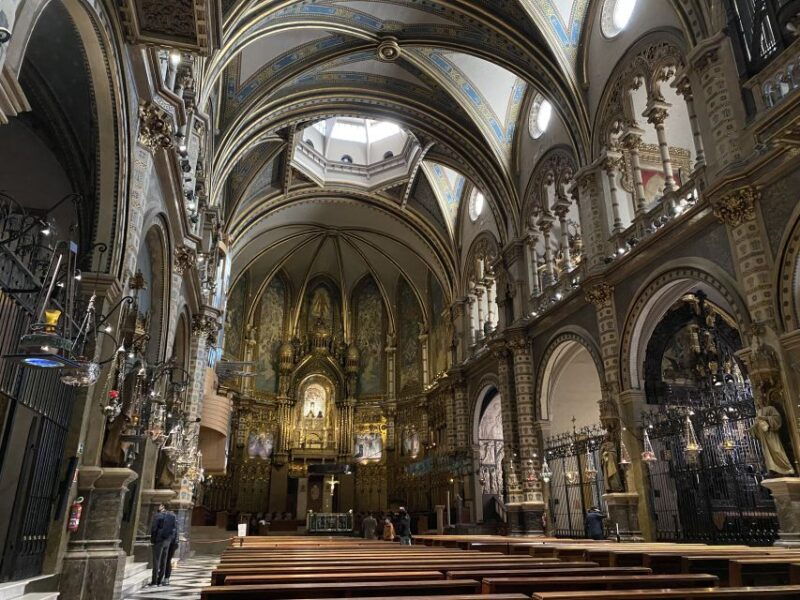 barcelona-half-day-montserrat-monastery-and-mountain-hike