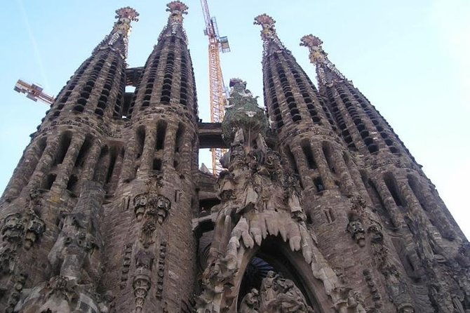 barcelona-half-day-tour-with-local-driver-guide