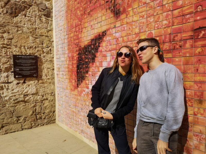 barcelona-highlights-gems-private-tour-with-tapa-drink