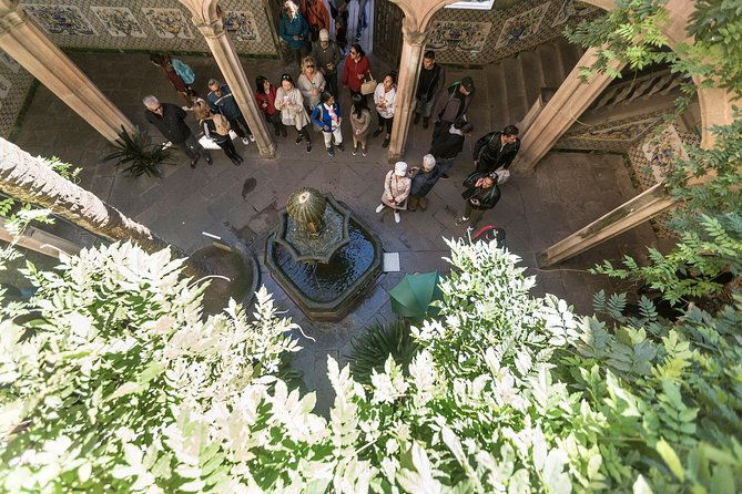 barcelona-highlights-guided-tour-with-monjuic-cable-car