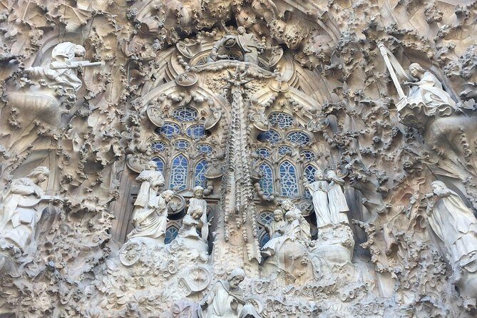 Barcelona: Highlights of Sagrada Familia Max 6 People Guided Tour - FAQ