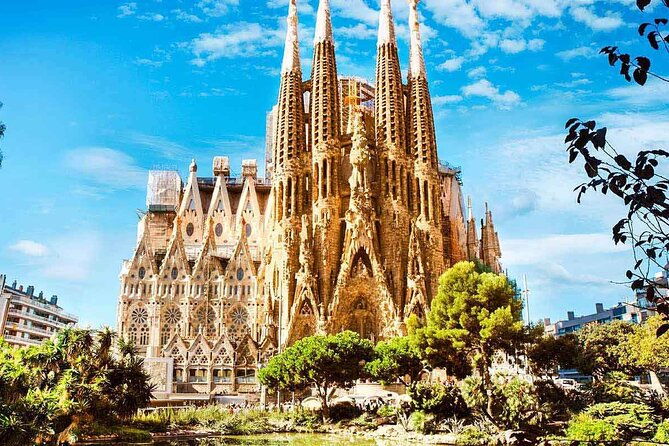 barcelona-highlights-private-tour-with-port-or-hotel-transfers
