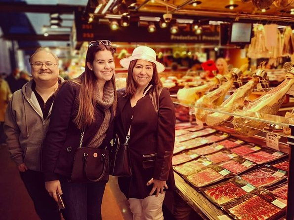 barcelona-highlights-secrets-private-tour-with-tapa-drink