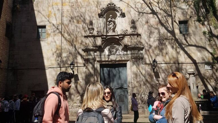 barcelona-highlights-small-group-half-day-tour-with-pickup