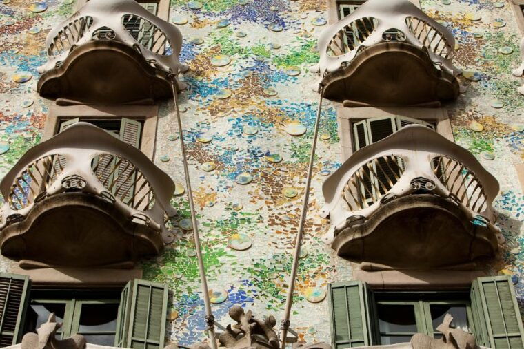 barcelona-highlights-small-group-half-day-tour-with-pickup