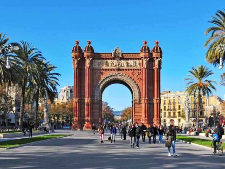 barcelona-highlights-small-group-half-day-tour-with-pickup