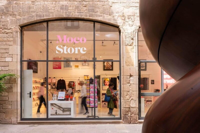 barcelona-hop-on-hop-off-bus-and-moco-museum-ticket