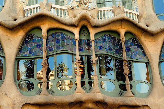barcelona-in-1-day-sagrada-familia-park-guellold-town-pickup