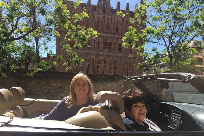 barcelona-in-a-convertible-private-guided-tour
