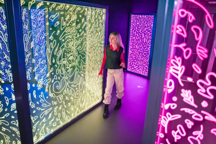 barcelona-interactive-art-installation-by-ikono