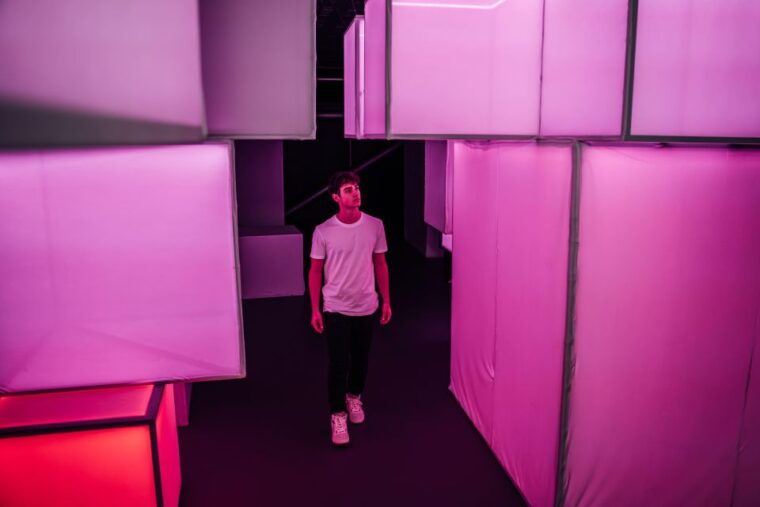 barcelona-interactive-art-installation-by-ikono