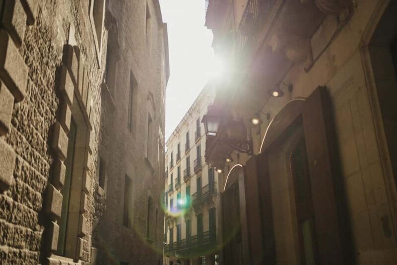 Barcelona Jewish & Gothic Tour  Summer Deal Now On - Key Points  
