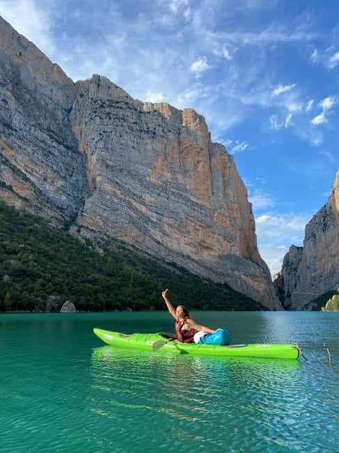 Barcelona: Kayak rental in the Mont-rebei gorge - An Immersive Experience in a Unique Landscape