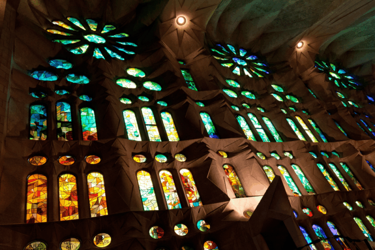 barcelona-la-sagrada-familia-park-guell-small-group-tour