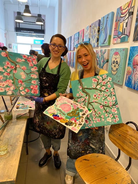 barcelona-learn-to-paint-sip-wine-enjoy-snacks-music