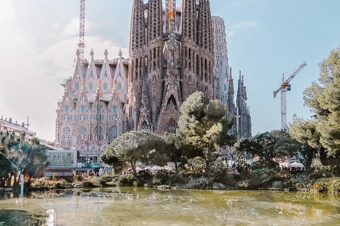 barcelona-lets-explore-the-hidden-gems-with-a-local-private-tour