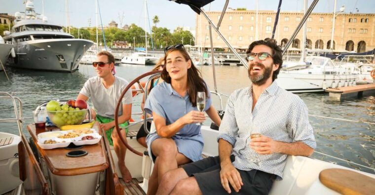 barcelona-light-brunch-sailing-experience-with-drinks
