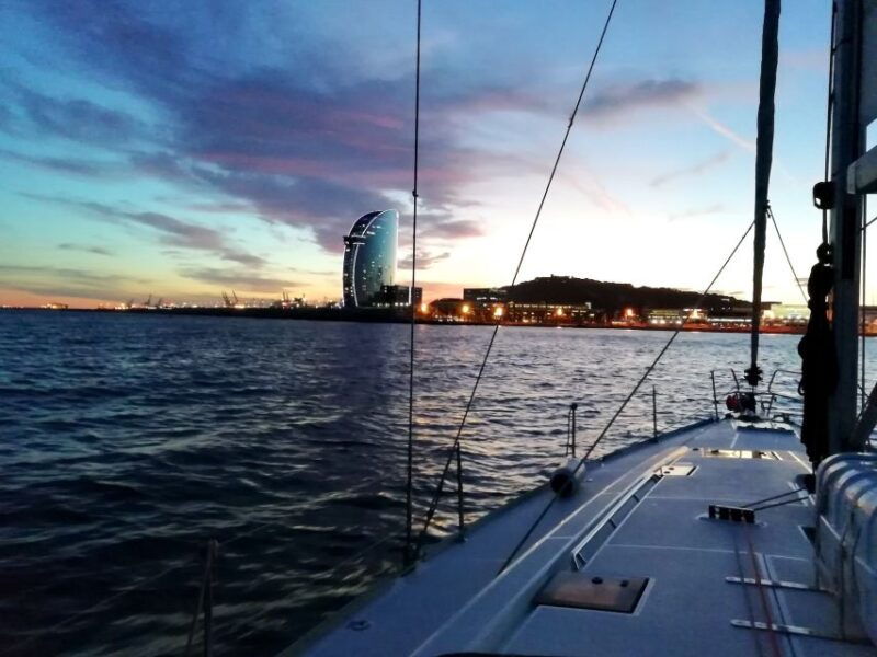 barcelona-luxury-private-sunset-yacht-cruise
