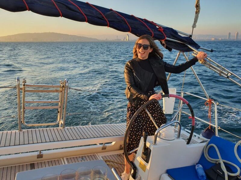 barcelona-luxury-private-yacht-daytime-cruise