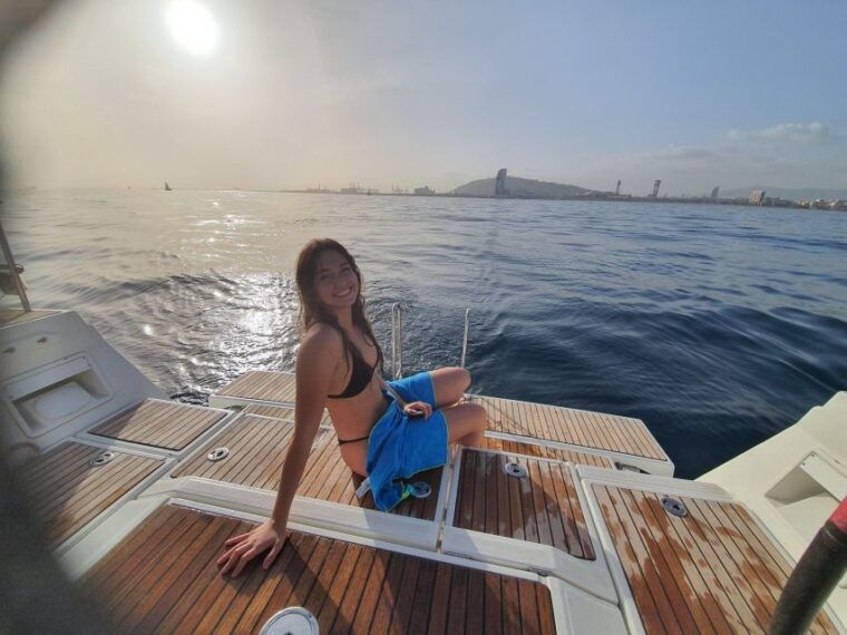 barcelona-luxury-private-yacht-daytime-cruise