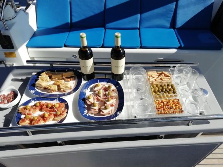 barcelona-luxury-private-yacht-daytime-cruise