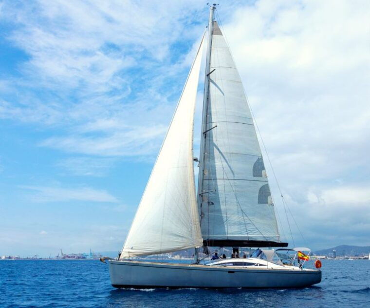 barcelona-luxury-yacht-private-sailing-tour