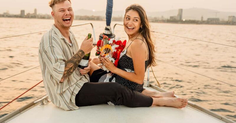 barcelona-marriage-proposal-boat-trip