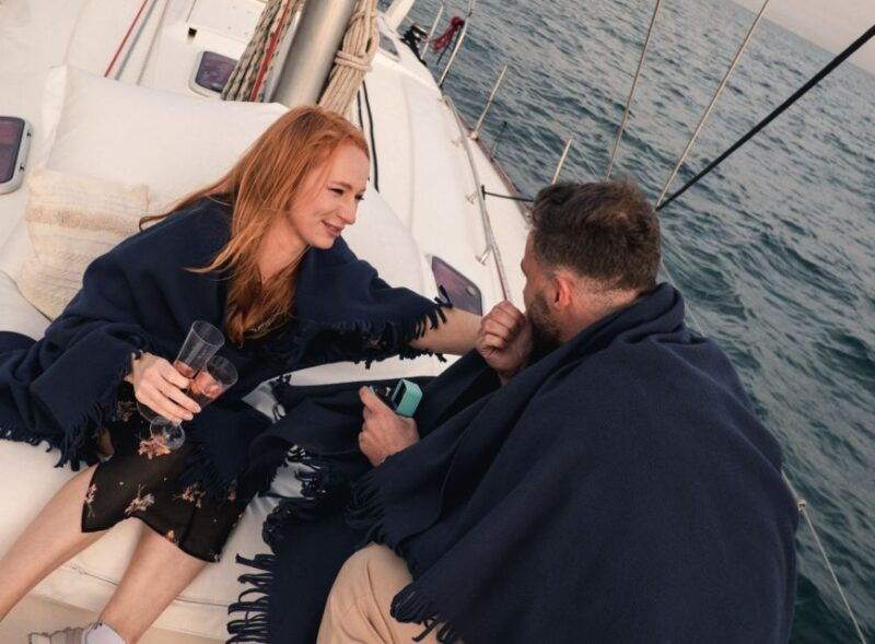 barcelona-marriage-proposal-boat-trip
