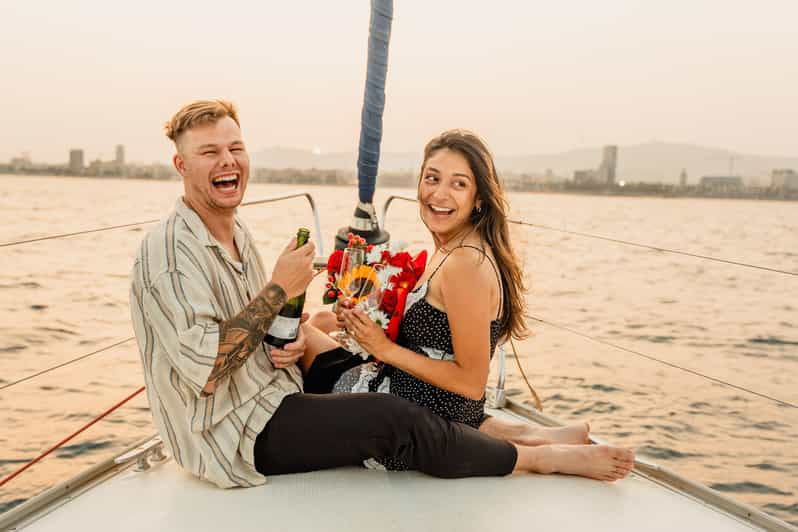 barcelona-marriage-proposal-boat-trip