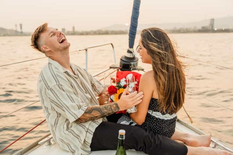 barcelona-marriage-proposal-boat-trip