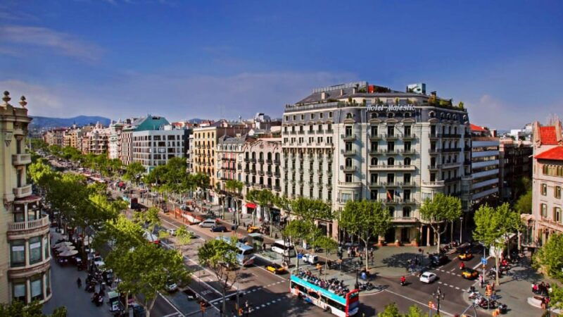 barcelona-modernism-gaudi-architectural-walking-tour