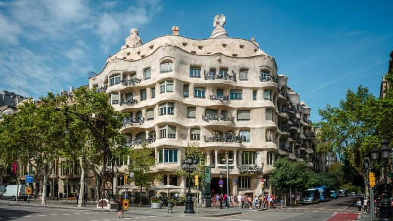 barcelona-modernism-gaudi-architectural-walking-tour