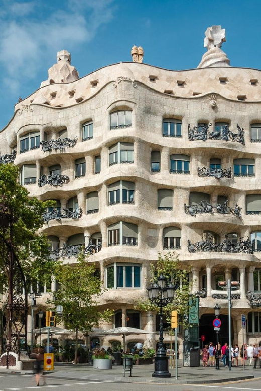barcelona-modernism-gaudi-architectural-walking-tour