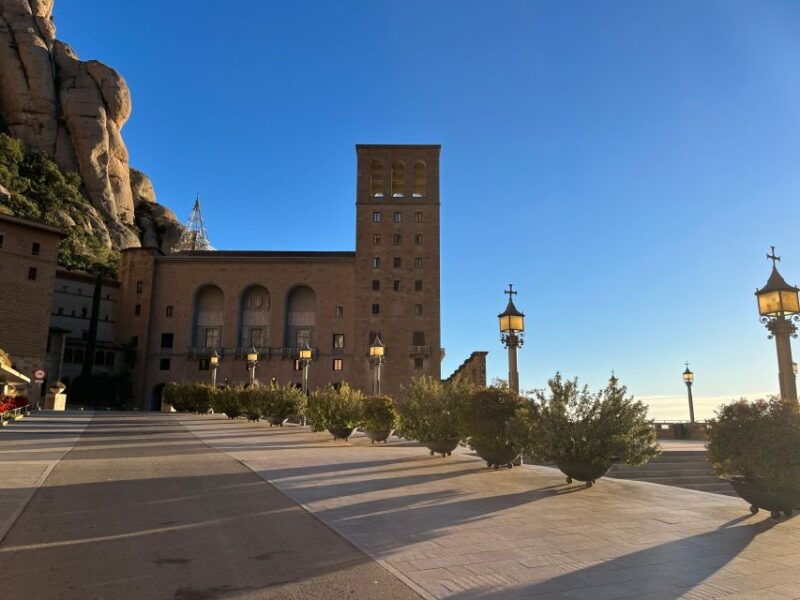 barcelona-montserrat-early-hiking-trip-with-abbey-madonna