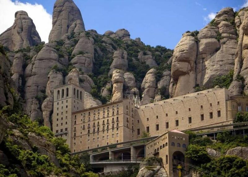 barcelona-montserrat-monastery-guided-tour-with-transfers